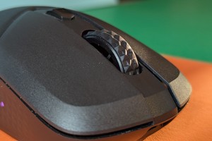 MSI Versa 300 Elite Wireless im Test: Kabellose Gaming-Maus mit starkem Akku