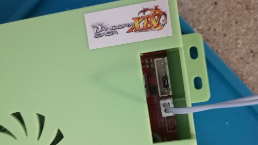 Arcade-Automaten im Retro-Look: Die Pandora Box funktioniert Plug&Play. 